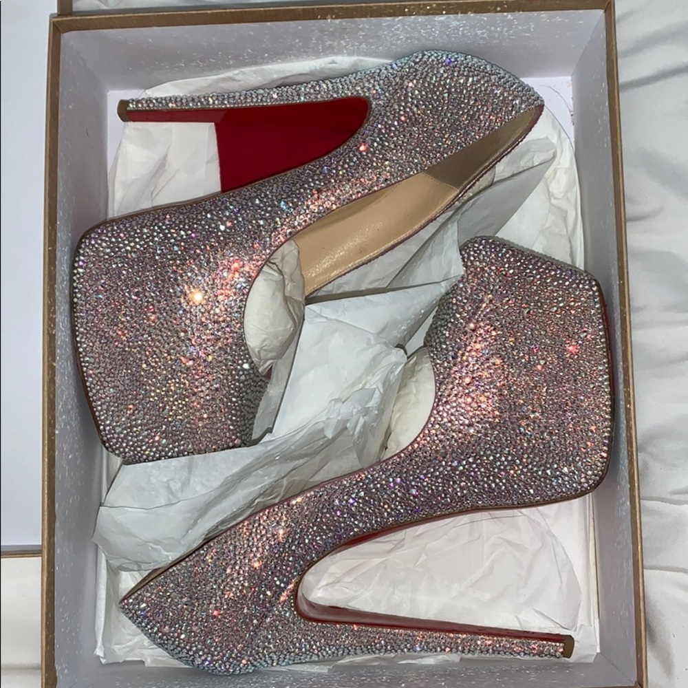 Christian Louboutin ๐ ๐ - Picture 5 of 10